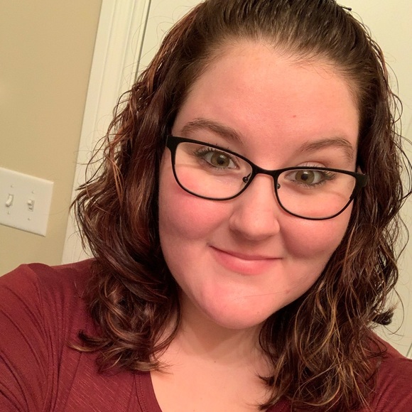 Meet your Posher, Madison - Picture 1 of 1